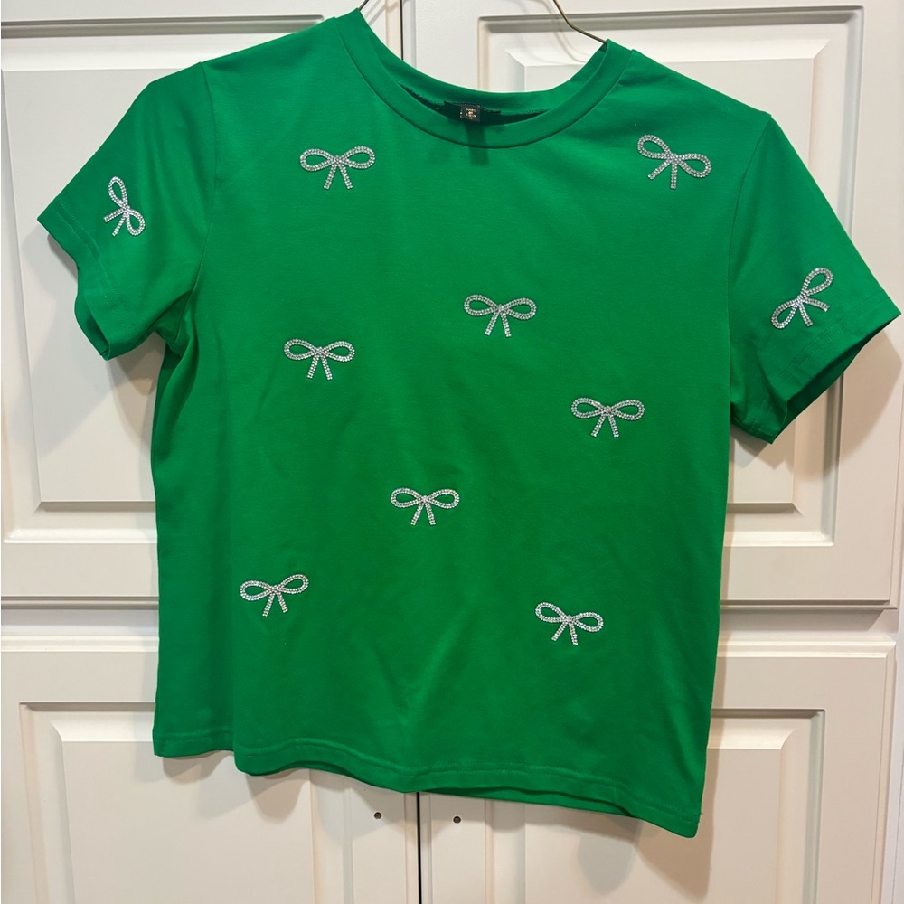 Vibrant Green Short Sleeve Tee with Bow Pattern